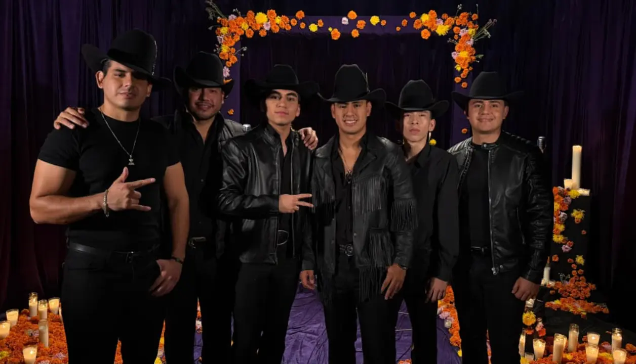 Ahora, Grupo Relativo, de Tamaulipas, ha lanzado al público una canción alusiva a esta fecha tan especial, junto a Norberto Quintanilla. Foto: Facebook Grupo Relativo