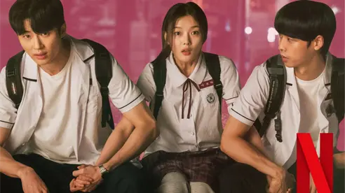 La chica del siglo XX: dos amigas pondrán a prueba su lealtad cuando un chico llega a su vida La chica del siglo XX: dos amigas pondrán a prueba su lealtad cuando un chico llega a su vida