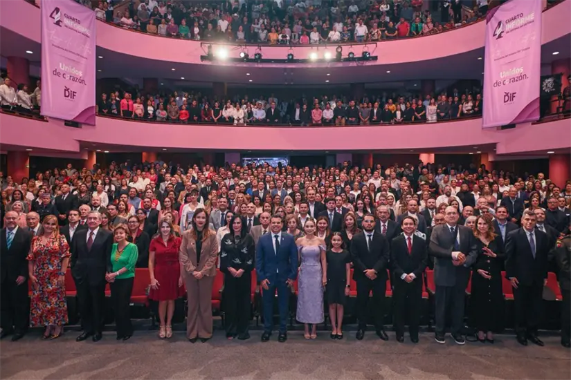 imagen recuadro Lucy de Gattás aseguró que inicia una nueva etapa con el propósito de seguir construyendo una ciudad más humana, fuerte e incluyente. Foto: Carlos García