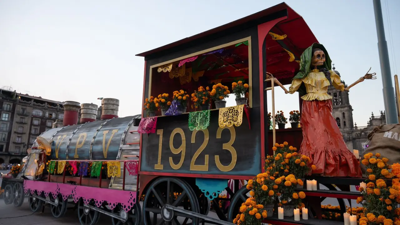 Ofrenda del Zócalo en CDMX. Foto: cdmx.gob.mx | Canva