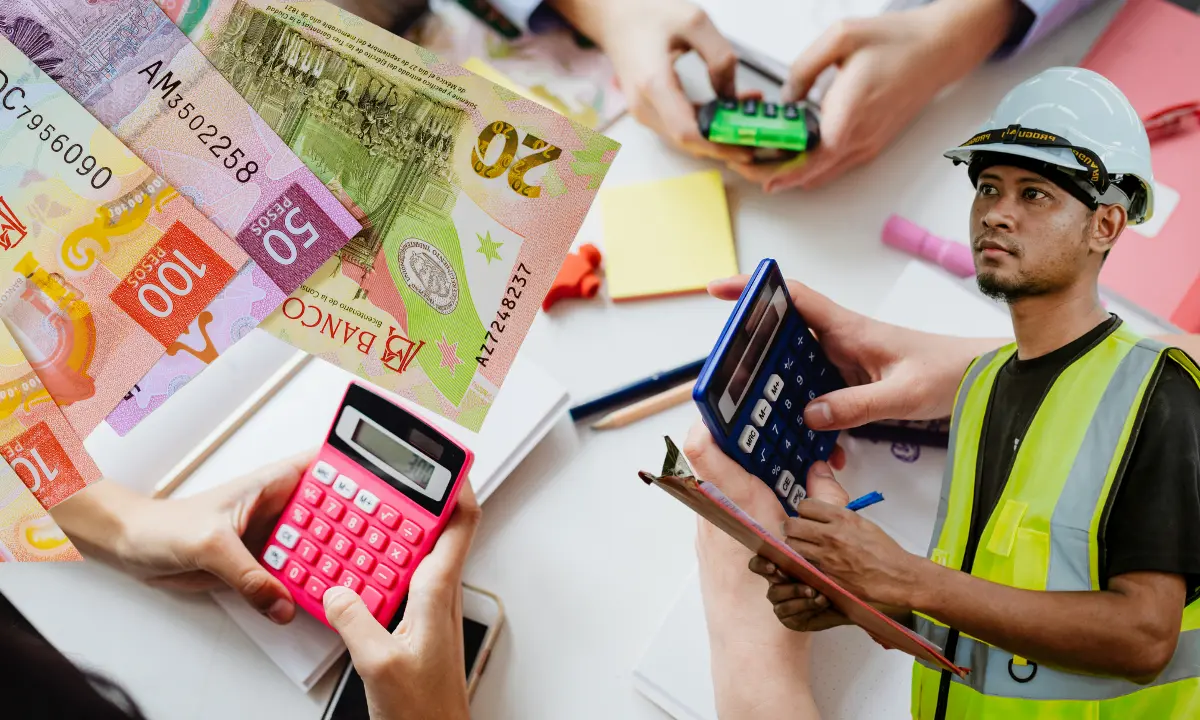 El derecho a recibir aguinaldo se encuentra en la Ley Federal del Trabajo desde 1970 Foto: Canva/Alexis Lara