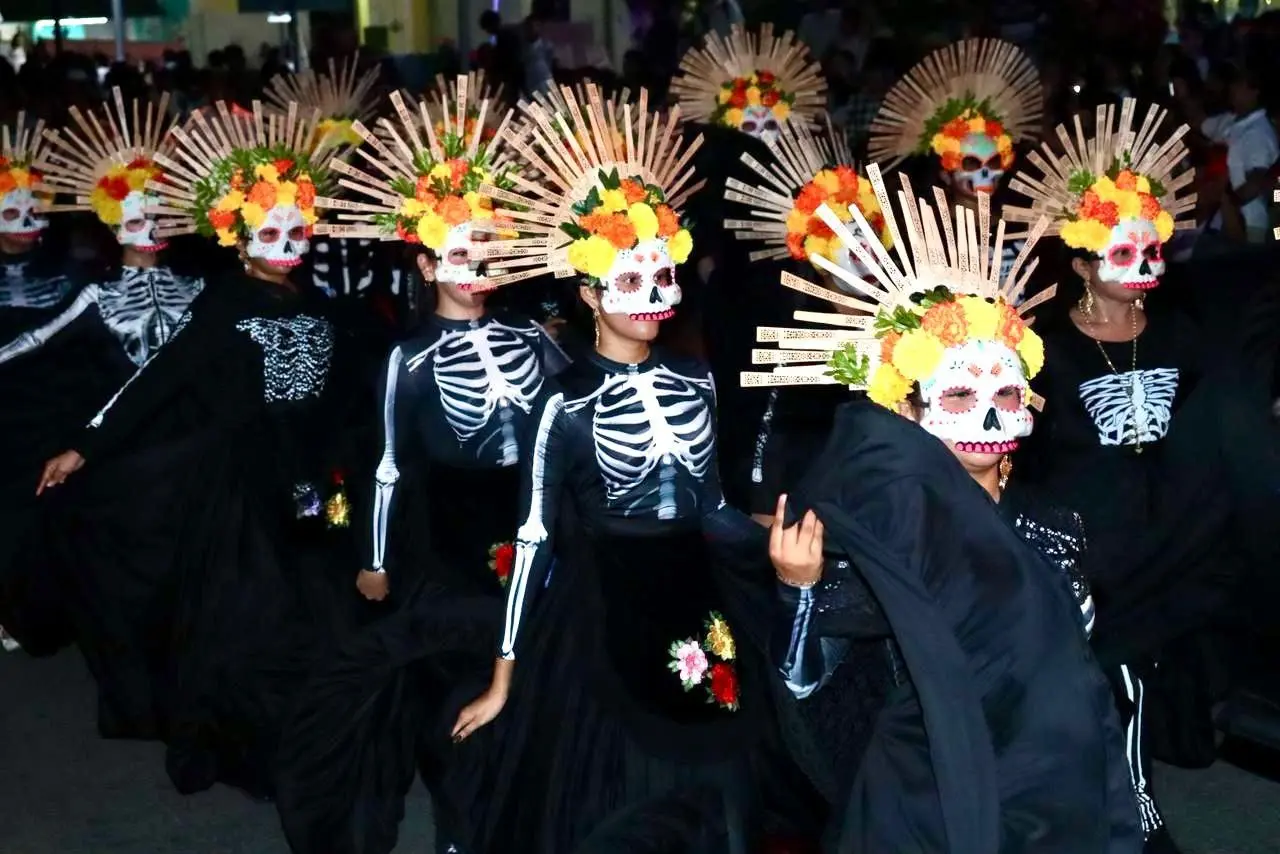 Así se vivió el Paseo de las Ánimas en Kanasín, las calles se llenaron de color y tradición