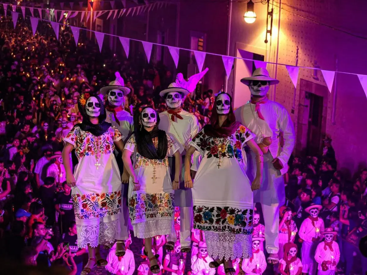 En años recientes, el Paseo de las Ánimas de Mérida se ha convertido en uno de los eventos más esperados por las personas que disfrutan de las celebraciones del Janal Pixán.- Fuente Mérida es Cultura