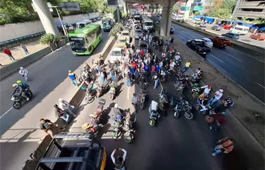 Transportistas levantan bloqueo en Periférico Norte tras diálogo con autoridades del Edomex