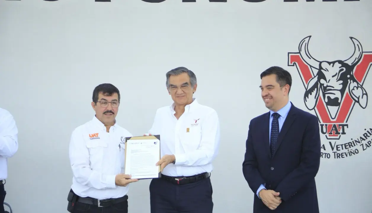 Lo anterior convierte a la UAT en el único centro universitario de todo el país en contar con este documento que expide el Servicio Nacional de Sanidad, Inocuidad y Calidad Agroalimentaria. Foto: Gobierno del Estado