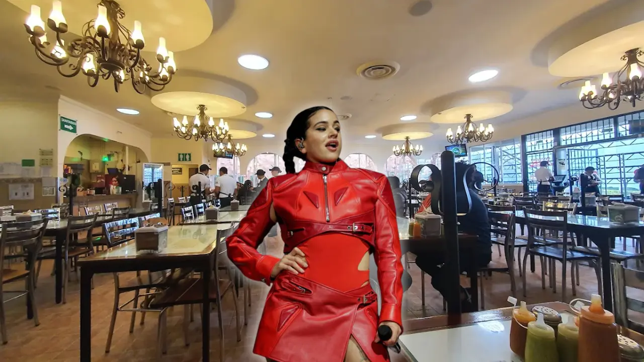 De fondo la Casa de Toño, Rosalía. Foto: Maps