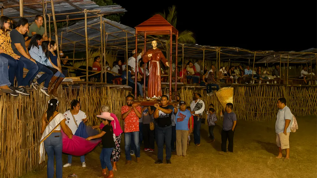 Tradición y alegría llenan las calles de Telchac Puerto con el inicio de sus fiestas patronales