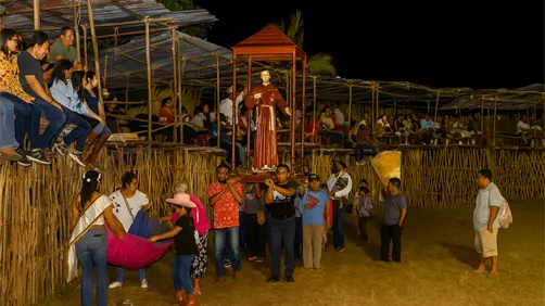 Tradición y alegría llenan las calles de Telchac Puerto con el inicio de sus fiestas patronales Tradición y alegría llenan las calles de Telchac Puerto con el inicio de sus fiestas patronales