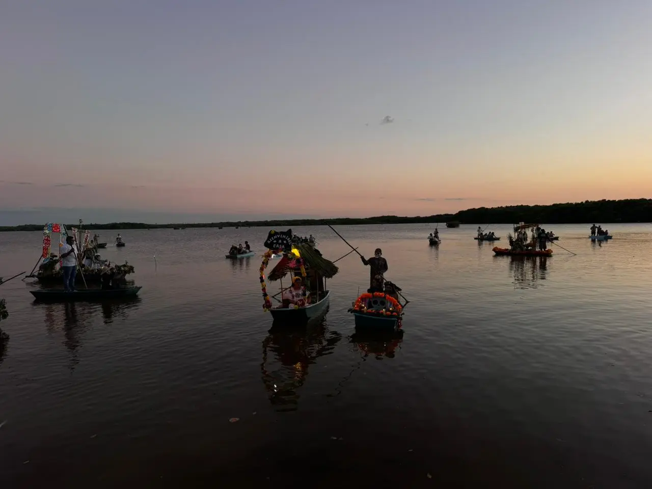 Festival de las Ánimas 2025 en Sisal: tradición, cultura y magia en chalanas sobre el mar