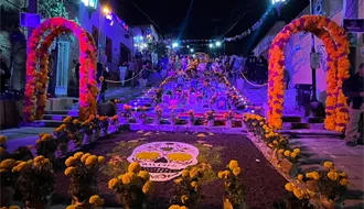 Día de Muertos en Saltillo: Recuerdan a sus fieles difuntos en el altar monumental de Santa Anita