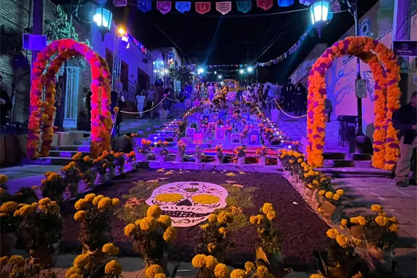 Día de Muertos en Saltillo: Recuerdan a sus fieles difuntos en el altar monumental de Santa Anita Día de Muertos en Saltillo: Recuerdan a sus fieles difuntos en el altar monumental de Santa Anita