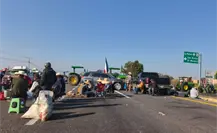 Agricultores mantienen carreteros en cinco estados; insisten en su demanda de precio de garantía Agricultores mantienen carreteros en cinco estados; insisten en su demanda de precio de garantía