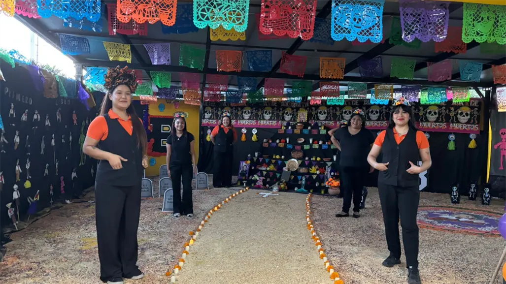 Celebran el Día de Muertos en el Instituto Lorenzo Boturini con baile, música y tradición