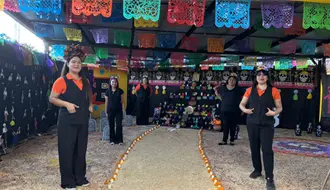 Celebran el Día de Muertos en el Instituto Lorenzo Boturini con baile, música y tradición