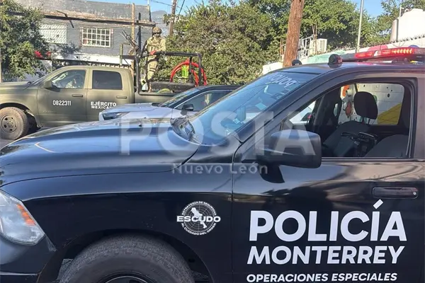 Detienen a 3 hombres tras cateo en casa señalada como punto de venta de droga en Monterrey Detienen a 3 hombres tras cateo en casa señalada como punto de venta de droga en Monterrey