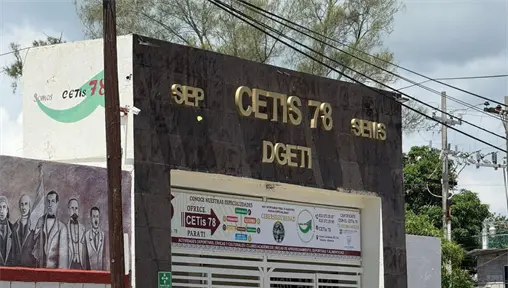 Alumnos del CETis 78 de Tamaulipas reciben terapia tras agresión al director del plantel Alumnos del CETis 78 de Tamaulipas reciben terapia tras agresión al director del plantel