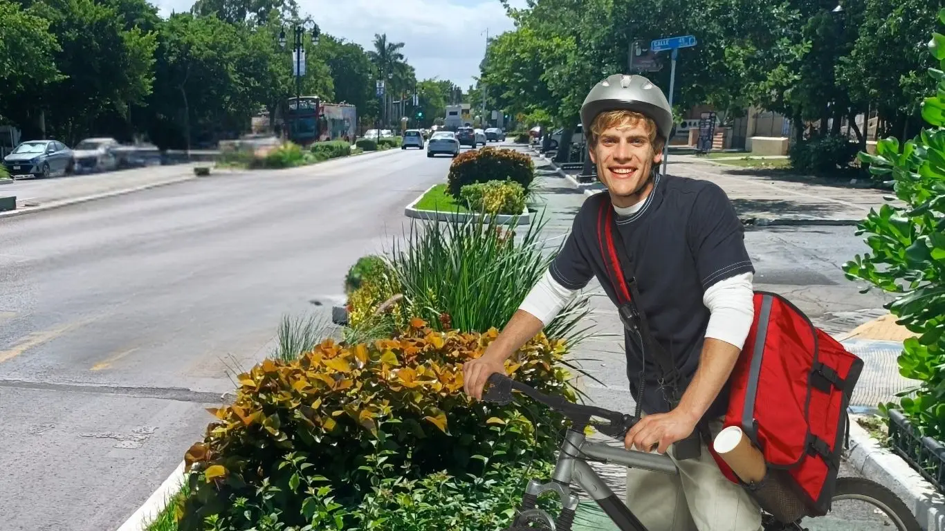 ¿Por qué los ciclistas y peatones se oponen al retiro de las jardineras?. Foto: Christian Espadas / Canva