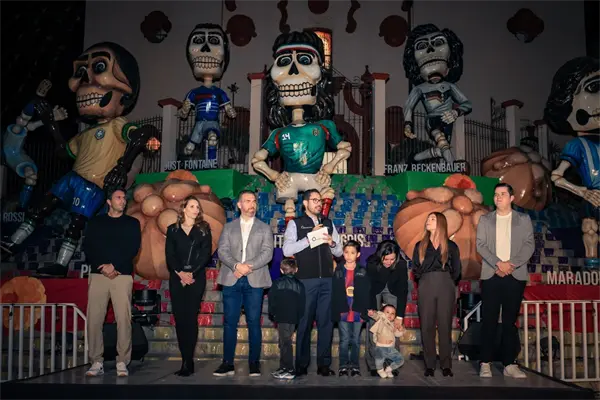 David de la Peña inaugura la décima edición de "Altares de los Nuestros 2025" David de la Peña inaugura la décima edición de "Altares de los Nuestros 2025"