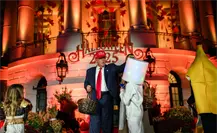 Donald Trump y su esposa reparten calaverita en la víspera de Halloween en la Casa Blanca | VIDEO Donald Trump y su esposa reparten calaverita en la víspera de Halloween en la Casa Blanca | VIDEO