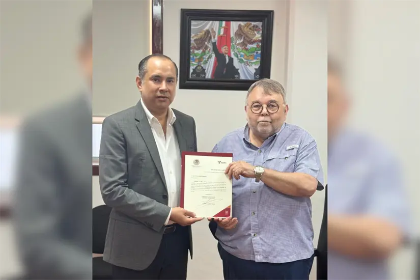 imagen recuadro Carlos Irán Ramírez González y Jesús Lavín Verástegui, secretarios de Finanzas entrante y saliente. Foto: Carlos García