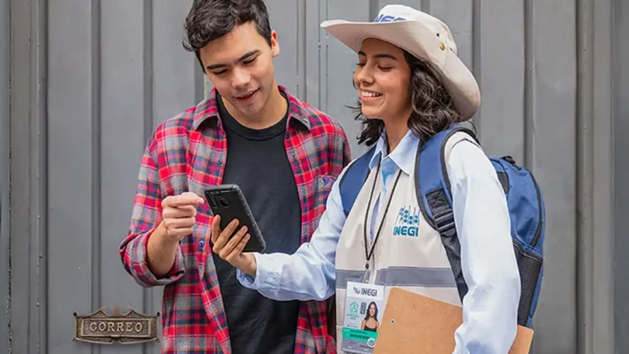 Para la Encuesta Intercensal 2025, INEGI ha reforzado las medidas de seguridad de sus encuestadores, así como los medios para identificarlos y brindar confianza a la población. Foto: INEGI