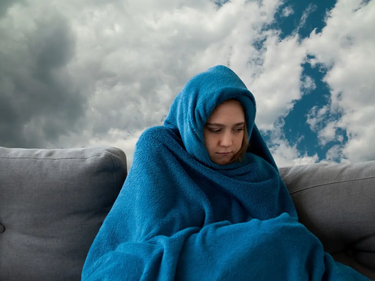 Para esta jornada de viernes se espera un ambiente agradable con posibles lluvias en el interior del estado debido a los efectos del frente frío número 11.- Fuente Canva