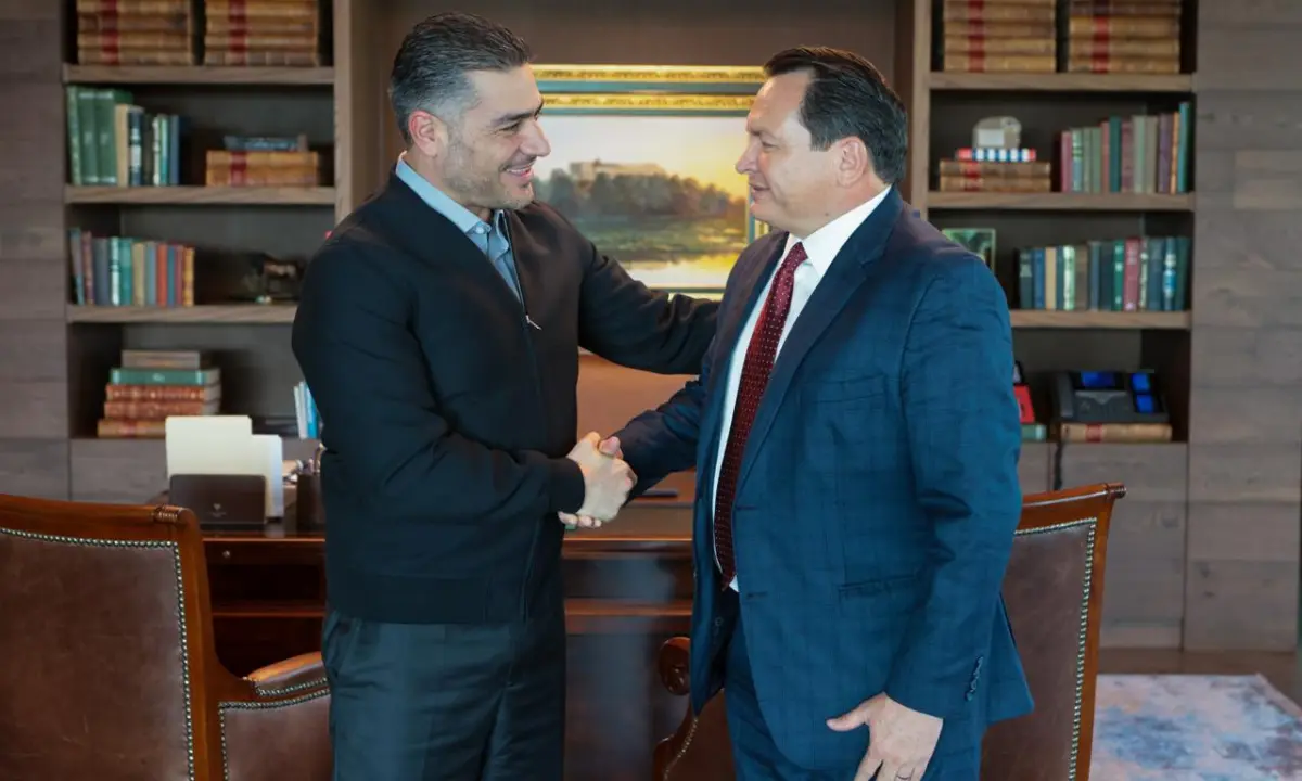 Omar García Harfuch y Joaquín Díaz Mena se reunieron en la Ciudad de México Foto: Gobierno de Yucatán
