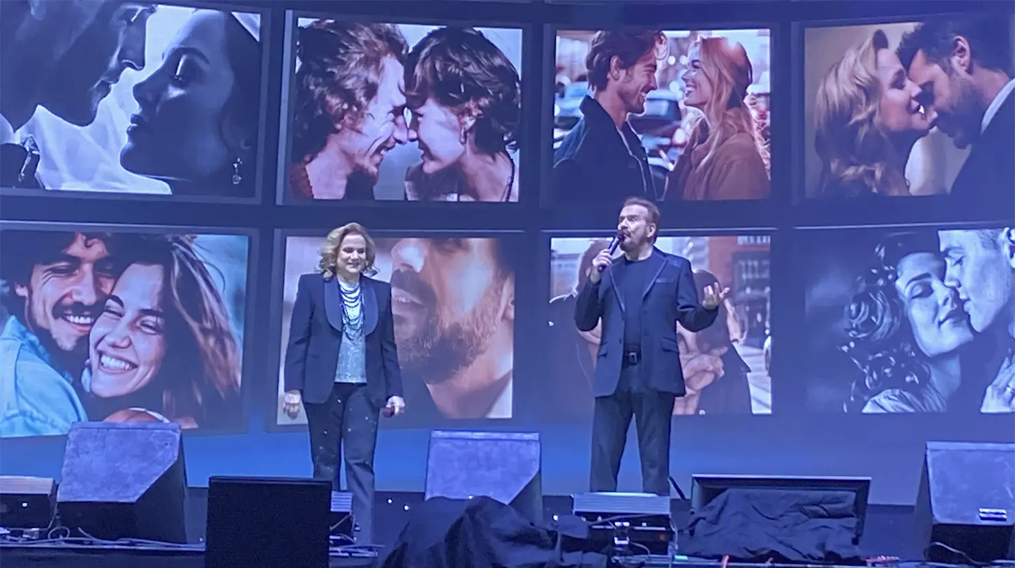 Pimpinela anoche en su presentación en la Arena Monterrey. Foto. Arturo González.