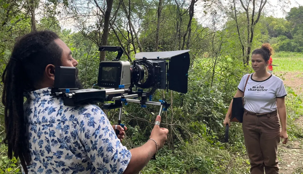 Rotunno define el tono como “ambición y muerte” que amenaza a cualquiera que arribe al sitio, sugiriendo algo oculto en el lugar. Foto: Antonio Rotunno