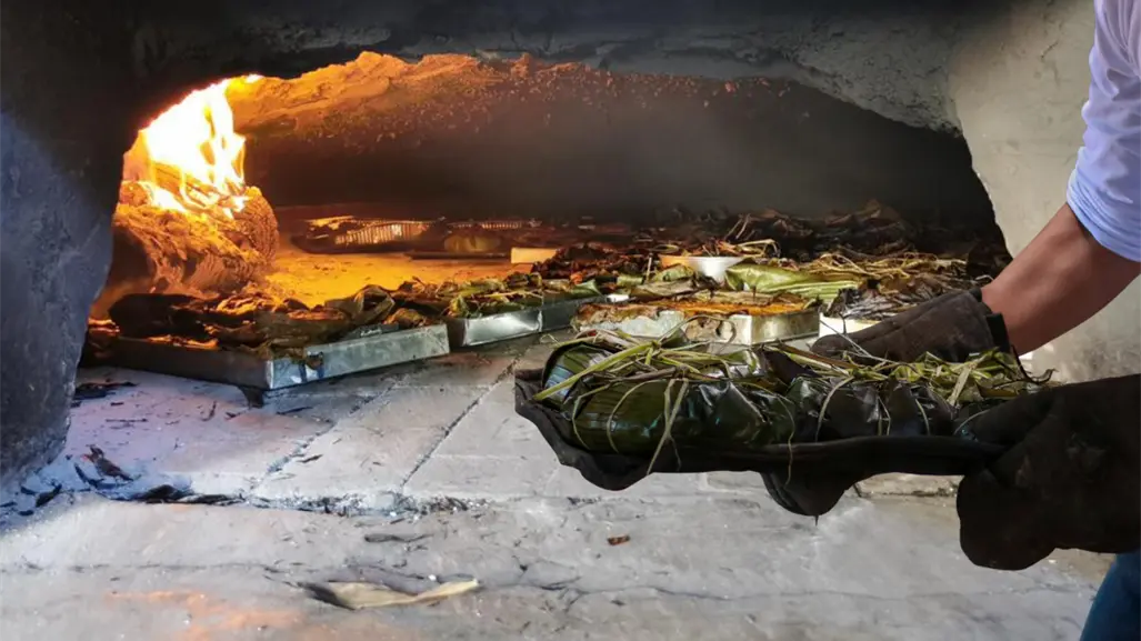 Esto costará hornear un mucbipollo en una panadería en Yucatán: aumentan 10% sus precios