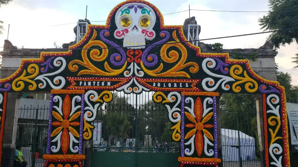 Horarios oficiales de los panteones en CDMX y Edomex para el Día de Muertos 2025