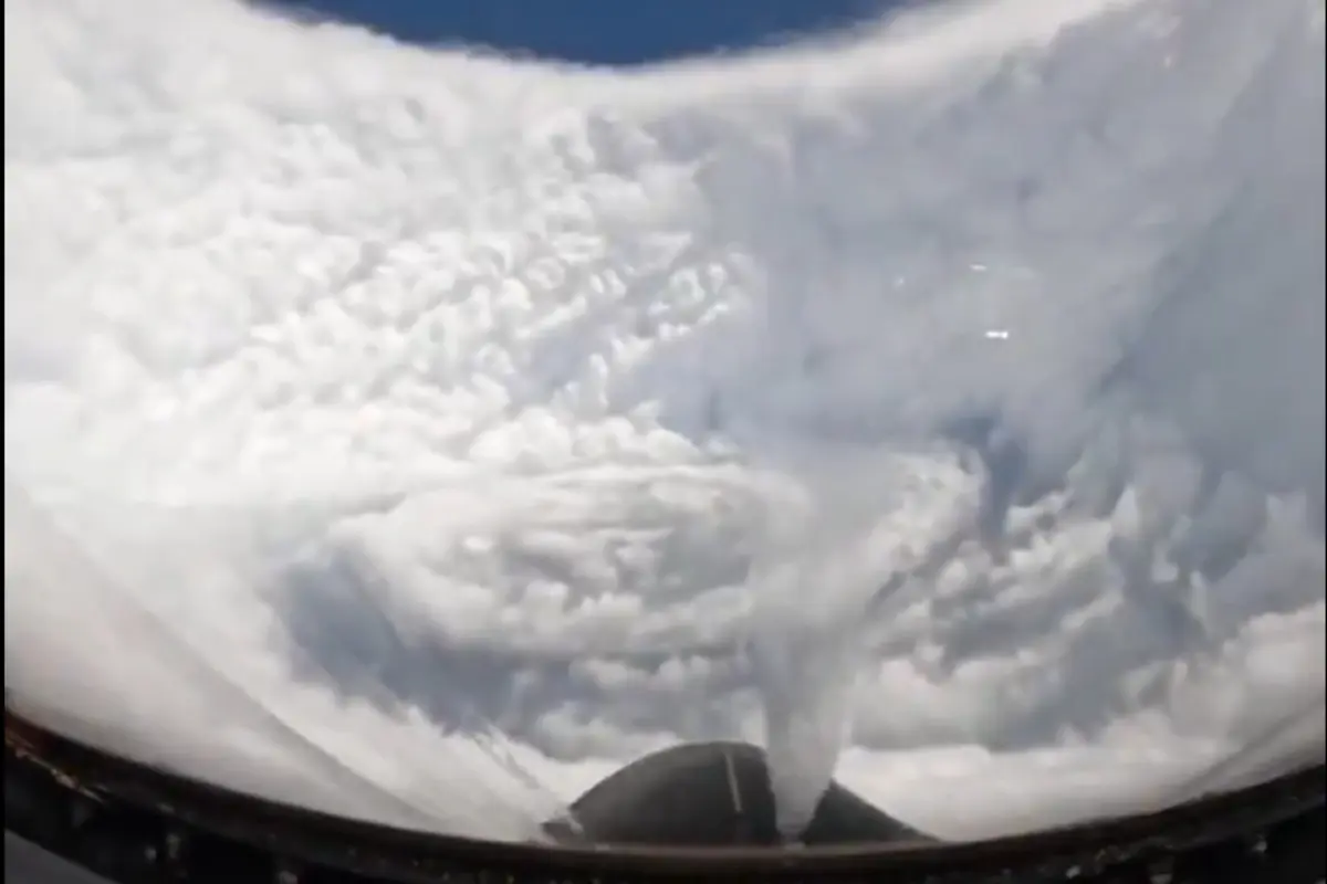 Interior del huracán Melissa Foto: X(Twitter) @a_todaletra