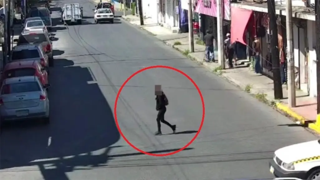 Niña se escapa de su casa y es rescatada por la policía en el centro de Monterrey