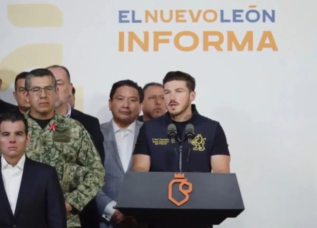 Samuel García durante el Nuevo León Informa para presentar los temas de seguridad en la entidad. Foto: Gobierno de Nuevo León.