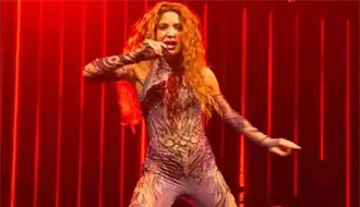 Talento de TelevisaUnivision disfruta show privado de Shakira