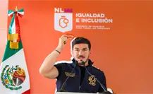 Tarjeta Ayudamos Nuevo León: Samuel García entrega tarjetas a mujeres en Santa Catarina Tarjeta Ayudamos Nuevo León: Samuel García entrega tarjetas a mujeres en Santa Catarina