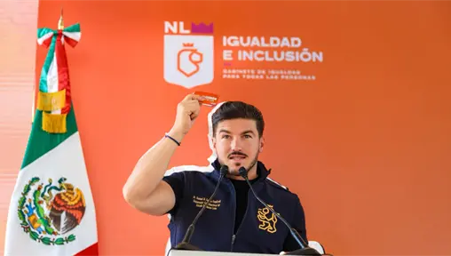 Tarjeta Ayudamos Nuevo León: Samuel García entrega tarjetas a mujeres en Santa Catarina Tarjeta Ayudamos Nuevo León: Samuel García entrega tarjetas a mujeres en Santa Catarina