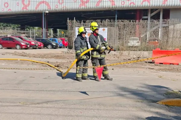 Tren suburbano es cerrado en su tramo de Edomex por fuga de gas natural en un ducto cercano Tren suburbano es cerrado en su tramo de Edomex por fuga de gas natural en un ducto cercano