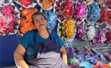 Angelita, la comerciante con más de 50 años vendiendo en la romería del panteón de Oriente
