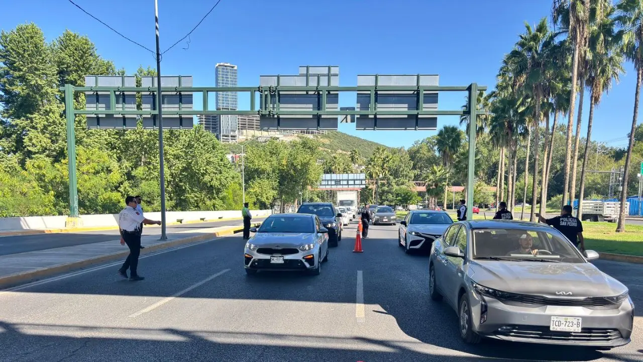 Operativo de cambio de Placas Foráneas en Nuevo León Foto: Brenda Reza