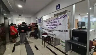 Protestan empleados del PJF en Tabasco