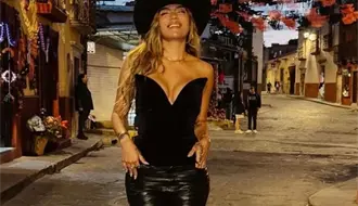 Karol G presenta el lanzamiento de su tequila en México