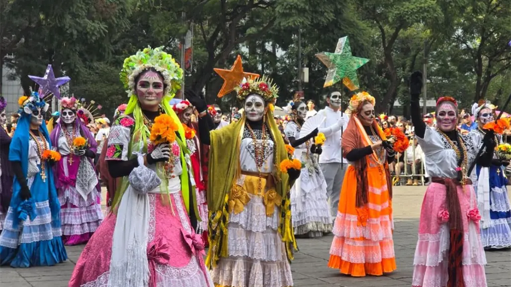Desfile de Día de Muertos en CDMX reúne a más de un millón de personas