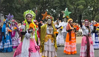 Desfile de Día de Muertos en CDMX reúne a más de un millón de personas