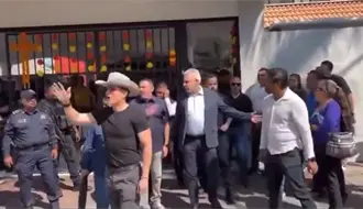 Corren al gobernador Alfredo Ramírez Bedolla del funeral de Carlos Manzo