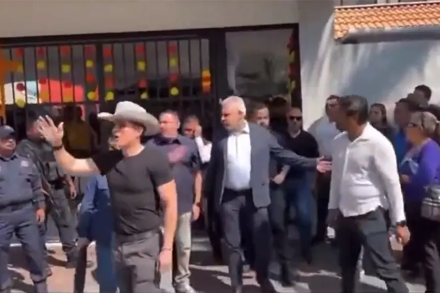 Corren al gobernador Alfredo Ramírez Bedolla del funeral de Carlos Manzo