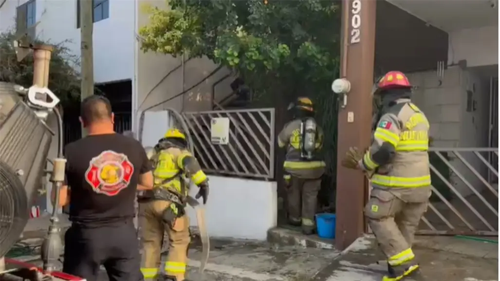 Incendio deja daños materiales en vivienda de Monterrey