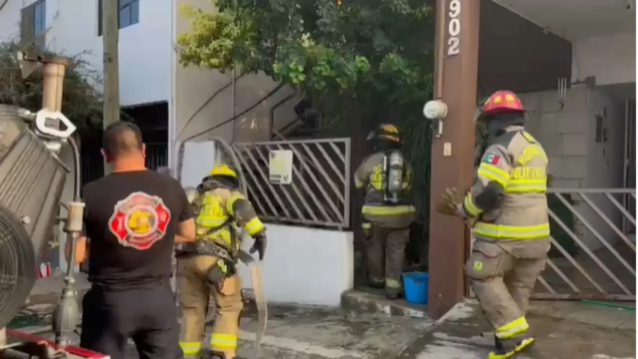 Incendio en la colonia Balcones de Alta Vista, en el municipio de Monterrey Foto: PCNL