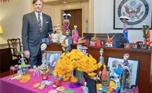 Embajador de Estados Unidos lamenta asesinato de Carlos Manzo y ofrece colaboración en seguridad Embajador de Estados Unidos lamenta asesinato de Carlos Manzo y ofrece colaboración en seguridad