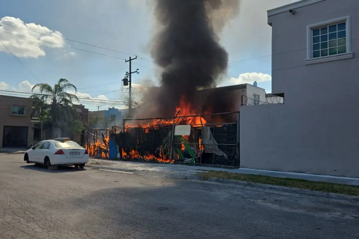 Protección Civil de Nuevo León informó sobre un incendio registrado en un comercio. Foto: PCNL